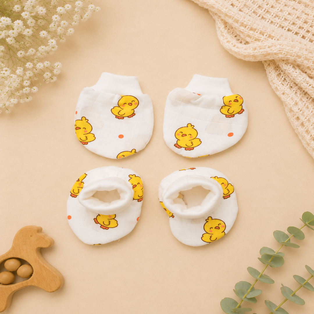 Mittens and Booties - Muslin - Image 3
