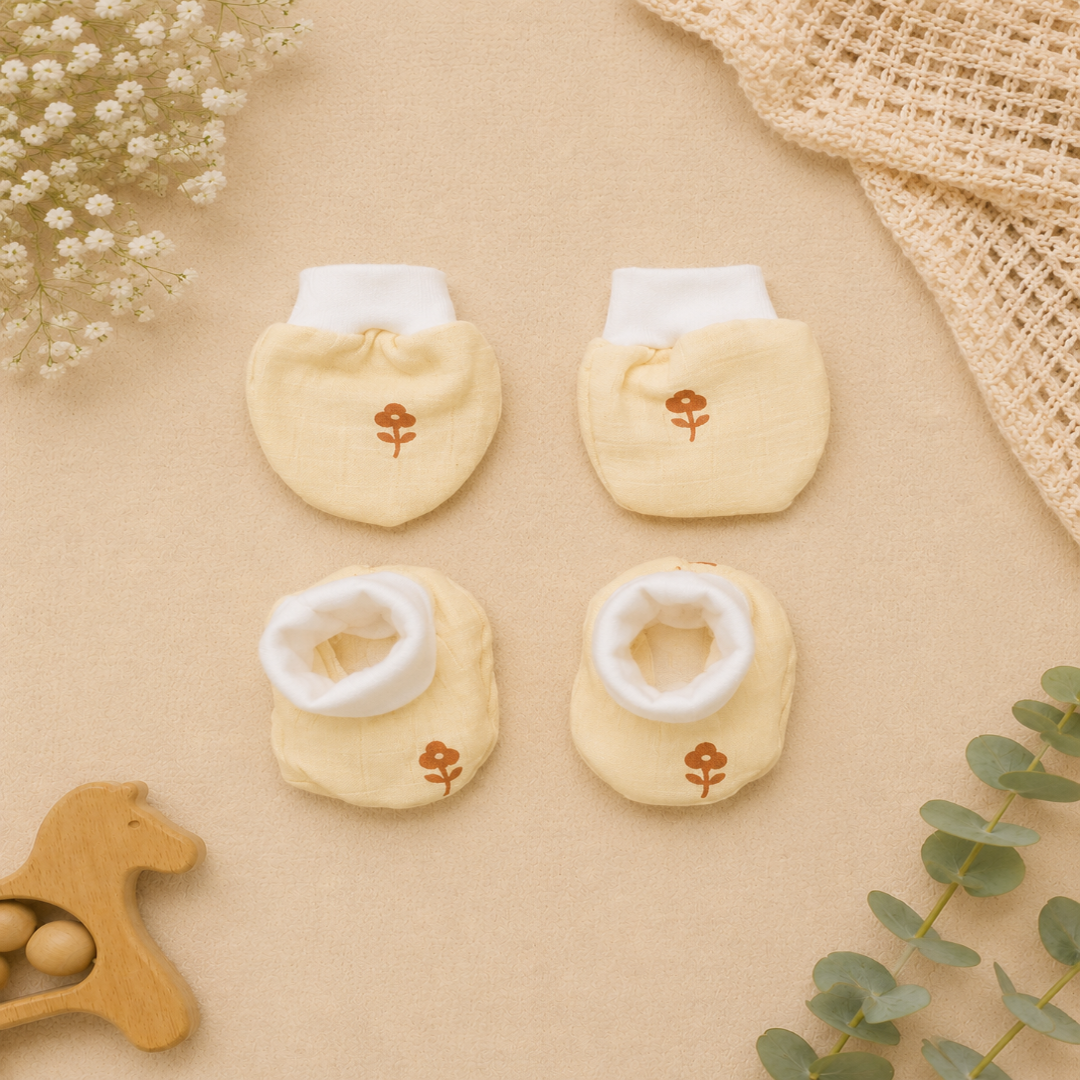 Mittens and Booties - Muslin - Image 4
